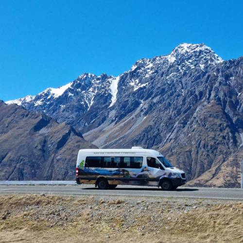 Cheeky Kiwi Travel Tour Bus